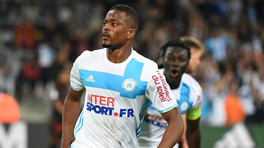 Evra, Fatih Terim'in telefonunu bekliyor!
