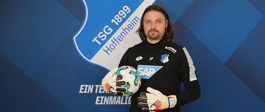 Futbolculuğun ardından Pfannenstiel çeşitli kulüplerde kaleci antrenörü olarak çalıştı. Son olarak Pfannenstiel, Alman ekibi TSG 1899 Hoffenheim'ın scout ekibinde yer aldı.