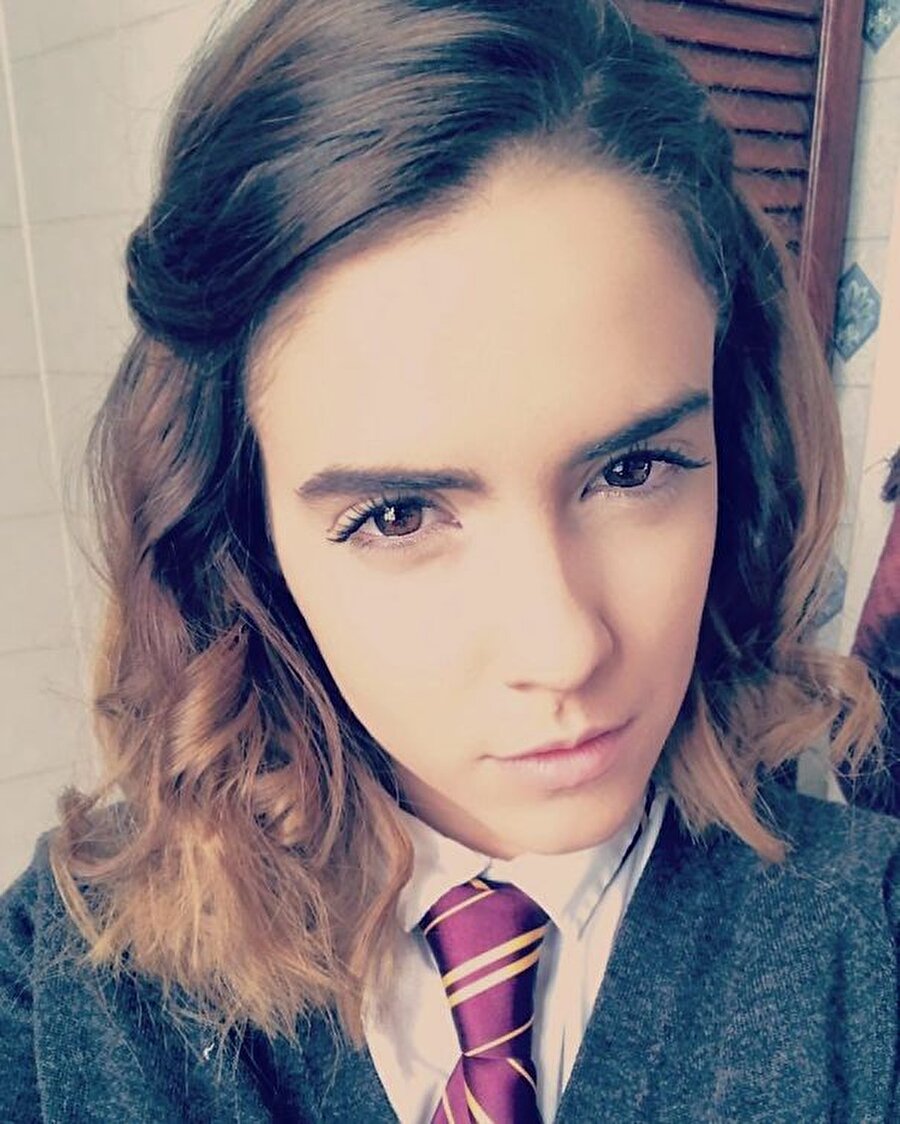 Hermione

                                    
                                    
                                
                                