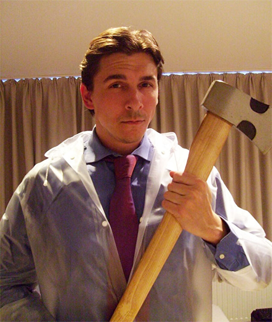 Patrick Bateman (Amerikan Psikopatı filminden)

                                    
                                    
                                
                                