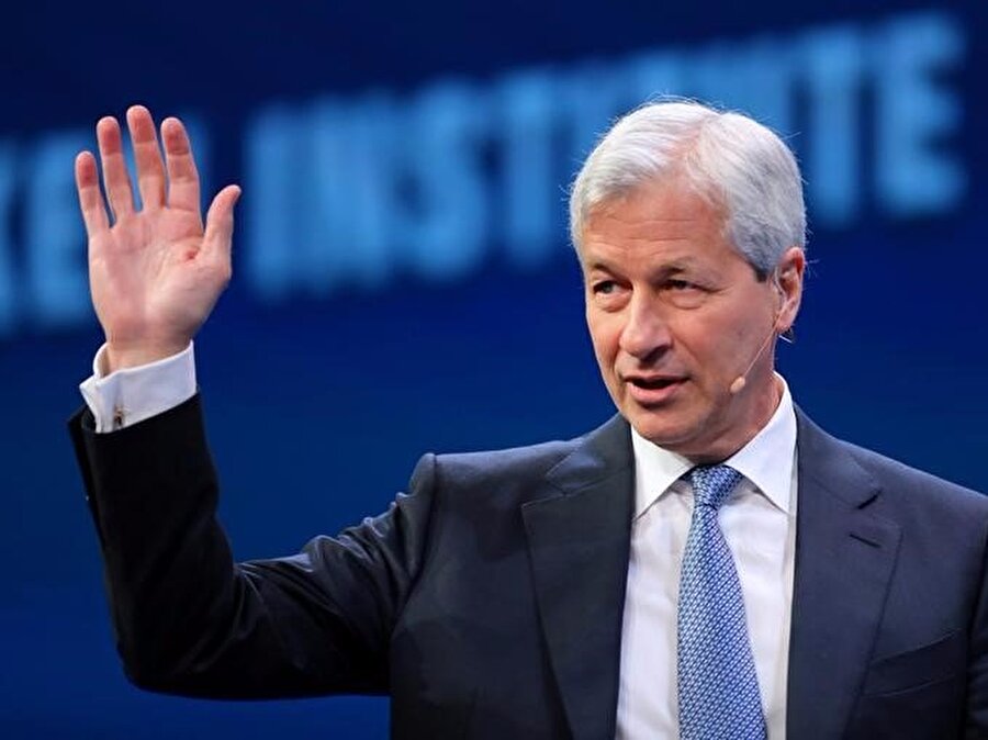 Jaime Dimon
Bitcoin'in ekonomik bir balon oldğunu açıklayan JP Morgan Chaese CEO'su Jaime Dimon'un dikkat çekici açıklaması; "Eğer bir JP Morgan çalışanı Bitcoin'le işlem yapıyorsa anında kovarım."