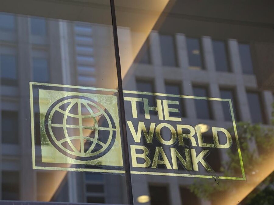 Dünya Bankası, Türkiye'nin büyüme beklentisini yükseltti
Dünya Bankası "Küresel Ekonomik Beklentiler" raporunun Ocak sayısında Türkiye'nin 2017 yılına ilişkin büyüme tahminini yüzde 6,7’ye yükseltti, 2018 beklentisini ise yüzde 3,5’te sabit tuttu.