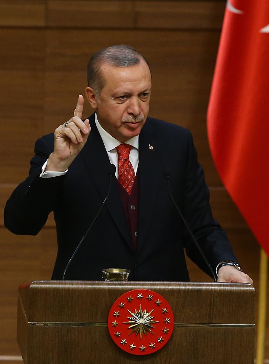 Cumhurbaşkanı Erdoğan: Tek terörist kalmayacak bu ülkede

                                    Külliye'de 43. Muhtarlar Toplantısı'nda konuşan Cumhurbaşkanı Erdoğan, terörle mücadele operasyonlarına ilişkin, "Haftada 50-100 gidiyorlar. Artık bunlar gidici, başka çıkışları yok. Bu işi bitireceğiz, tek terörist kalmayacak bu ülkede." ifadelerini kullandı.
                                