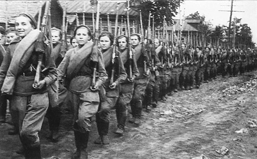 Kadın sovyet askerleri cepheye gidiyor

                                    
                                    
                                
                                