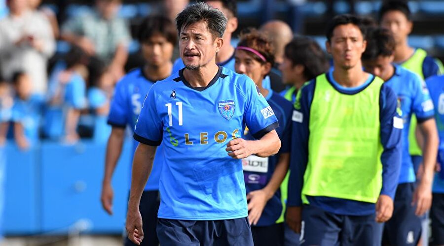 50 yaşındaki futbolcuya yeni sözleşme