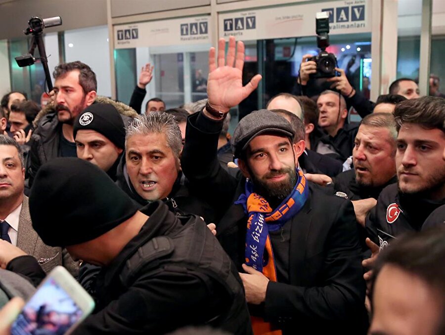 Arda Turan, İstanbul'a geldi!