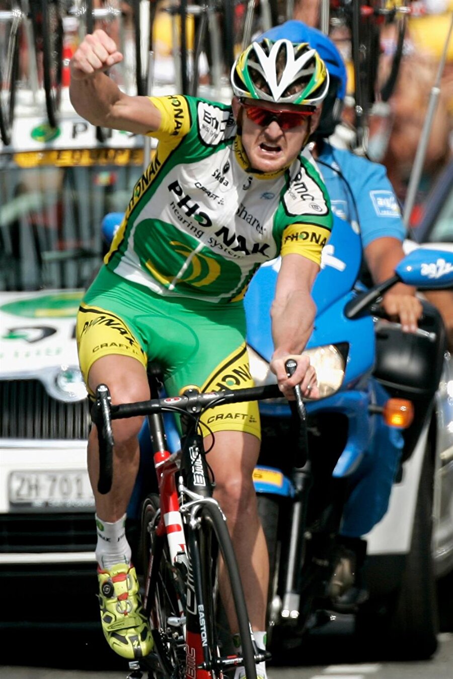 Floyd Landis

                                    ABD'li sporcu Floyd Landis, 2006 yılında Fransa Bisiklet Turu'nu kazandı. Bu başarının ardından da doping iddiaları gündeme bomba gibi düştü. Doping yaptığı tespit edilen Floyd Landis'in ödülleri geri alındı.
                                