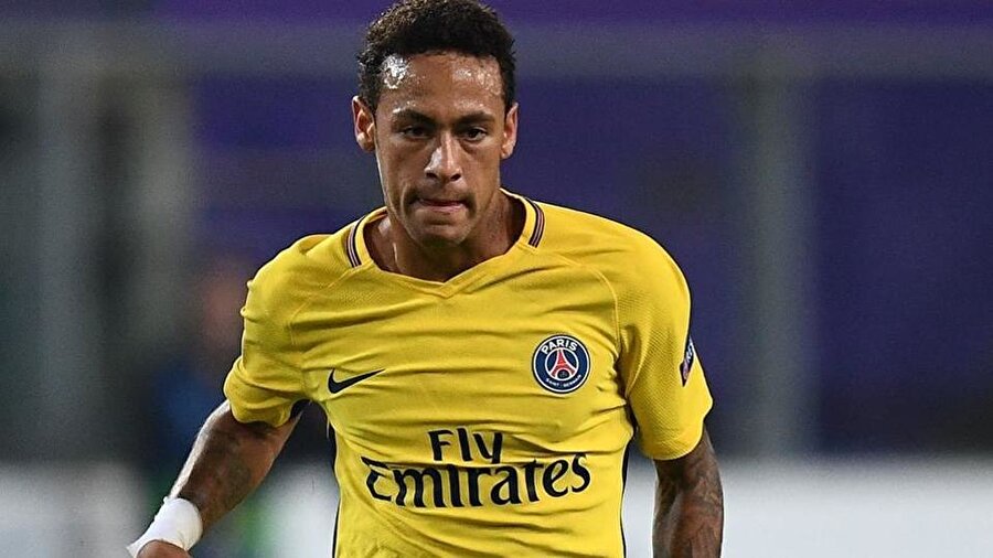 "Miskin olmasaydı dünyanın en iyi yıldızı olurdu" sözünün tam tersini hayranlarına gösteriyor, Neymar...