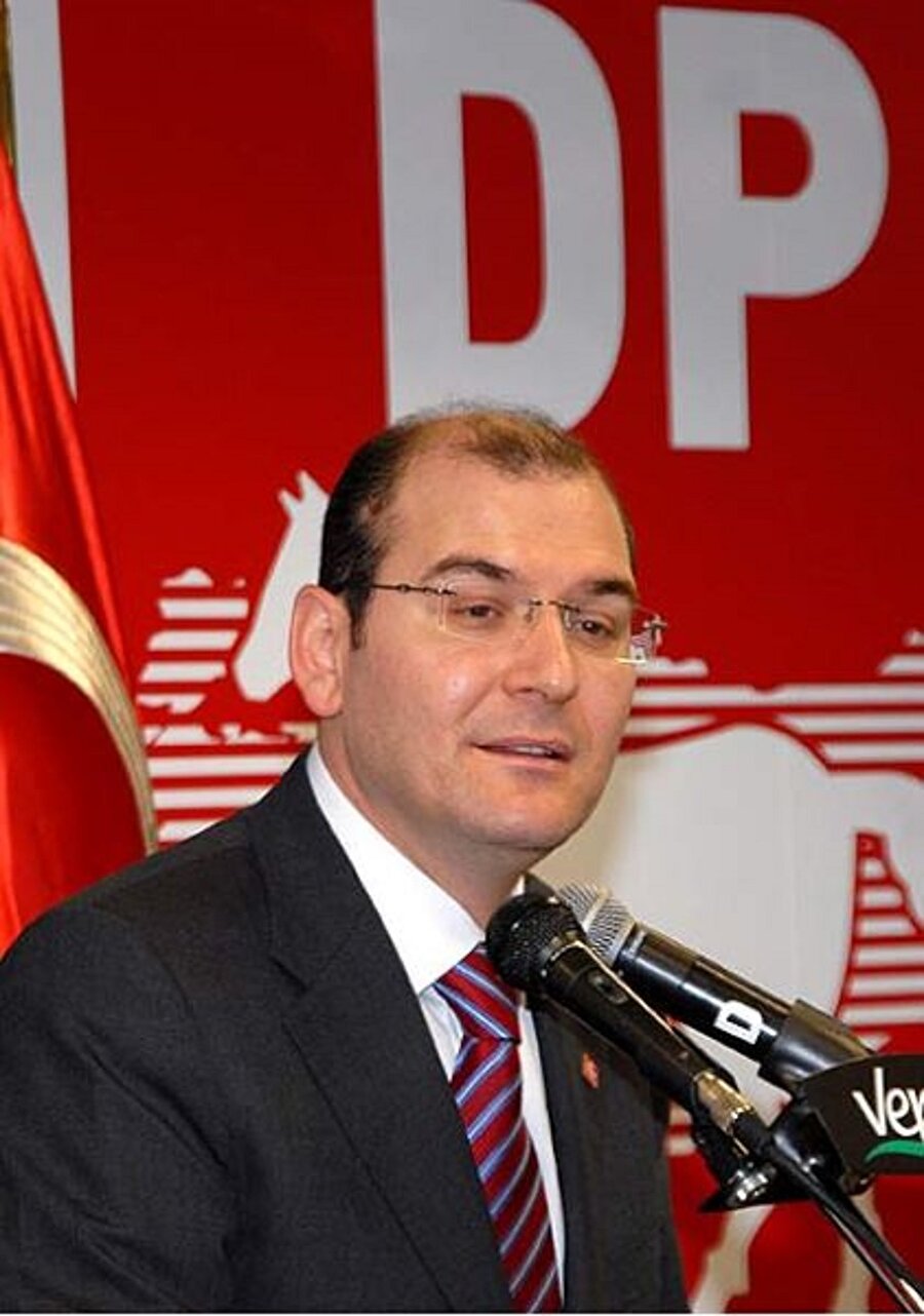 Genel Başkanlık
15 Kasım 2008'de gerçekleştirilen Nevval Sevindi ve Refaiddin Şahin'in de aday olduğu DP 9. Olağan Kongresi'nde 993 oy geçerli oyun 922'sini alan Süleyman Soylu, genel başkanlığa yeniden seçildi. 2009 Yerel Seçimleri öncesinde, hedefinin 2007 Genel Seçimleri'nde elde edilen yüzde 5,4'lük oy oranının üstüne çıkmak olduğunu söyledi ve "Yüzde 5,4'ün altında kalırsak çekilirim" dedi. Yerel seçimlerde il genel meclisi oylamasında partisi yüzde 4 oy alınca Süleyman Soylu, seçimin ertesi günü yaptığı açıklamada "Ben bildiğiniz siyasetçilerden değilim" diyerek istifa edeceğini ve kongrede aday olmayacağını açıkladı.