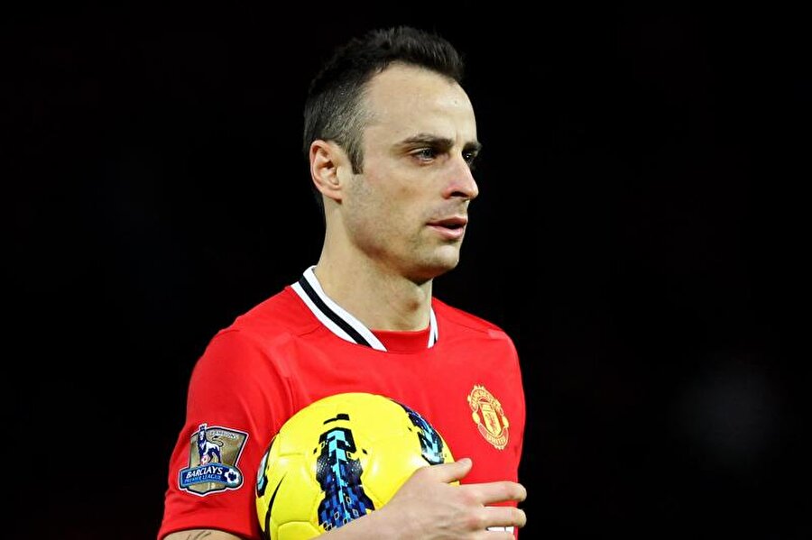 Manchester United ile 149 maça çıkan Bulgar futbolcu 56 gol tapı 27 asist yaptı.