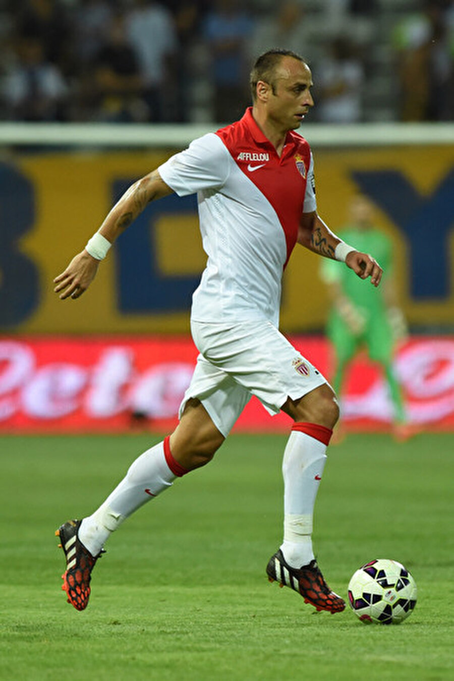 
                                    Monaco'da düşüşe geçen Berbatov, 2015 yılında Yunan ekibi PAOK Saloniki'ye transfer oldu.
                                