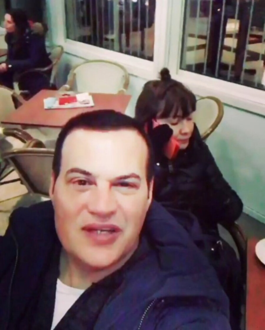 Botoks kurbanı oldu!

                                    Geçtiğimiz günlerde botoks kurbanı olduğu haberleriyle gündeme gelen Peker, şimdi de annesiyle gündem konusu oldu.
                                