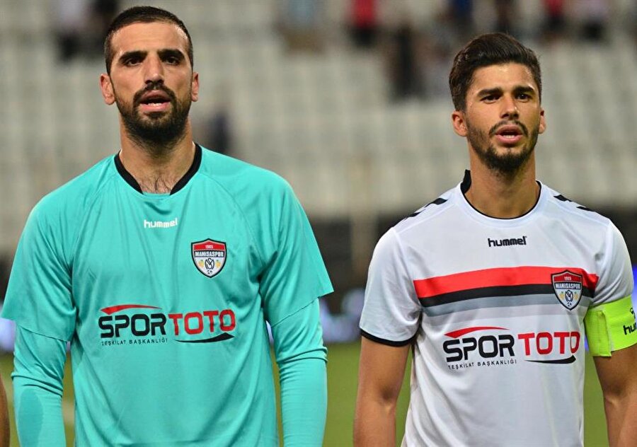 Beşiktaş'tan 9 gol yiyen kaleci Süper Lig'e transfer oldu