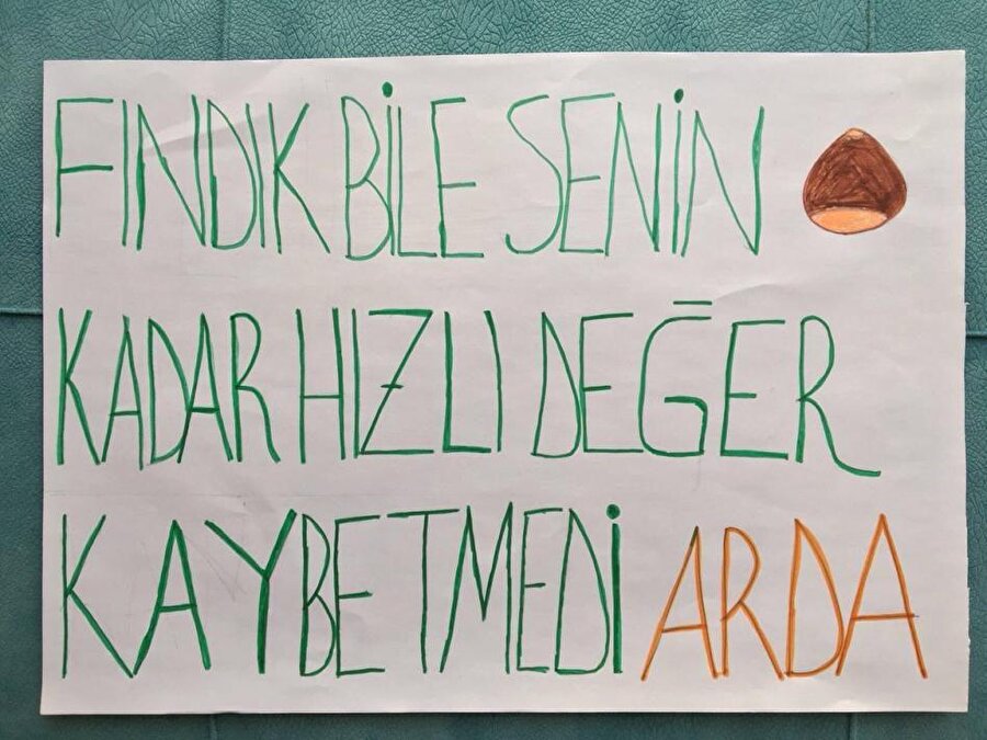 Giresunspor taraftarı ise Başakşehir'le oynanan maçta “Fındık bile senin kadar hızlı değer kaybetmedi Arda.” pankartını açmıştı.