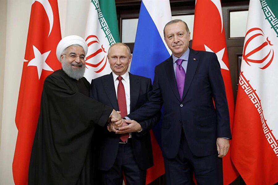 Rusya, İran ve Türkiye Suriye kongresine katılım listesinde anlaştı
Putin’in Suriye Özel Temsilcisi Lavrentyev, Rusya, İran ve Türkiye’nin, Suriye Ulusal Diyalog Kongresi’ne katılım listesine ilişkin, "Foruma katılacaklar listesi üzerinde anlaşmayı başardık." dedi.