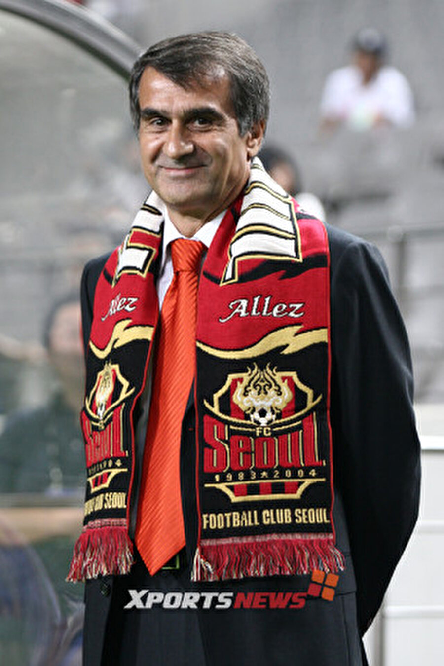 2007 yılında ise Şenol Güneş uzak diyarlara doğru yola çıktı. Ünlü teknik adam 2007-2009 yılları arasında Güney Kore ekibi Seoul'ü çalıştırdı.