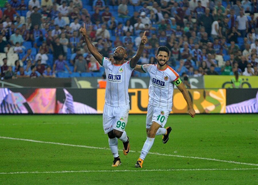 Vagner Love isyan etti: Bırakın gideyim