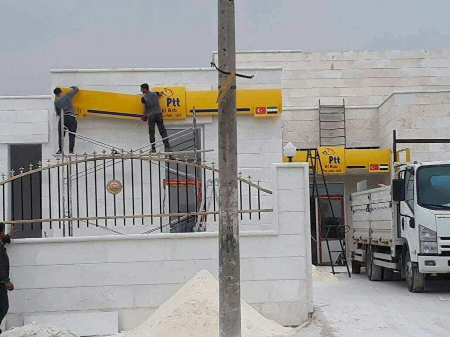 Hizmetlerin daha hızlı gerçekleşmesi için Cerablus, El Bab ve Azez’de PTT şubeleri açıldı.
