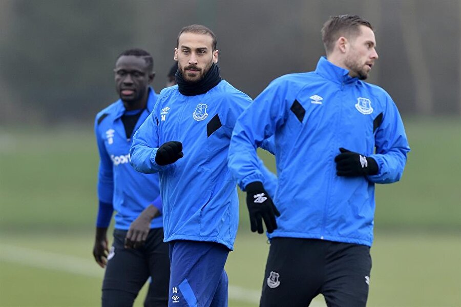 Cenk Tosun'a 17 milyon avroluk rakip geliyor