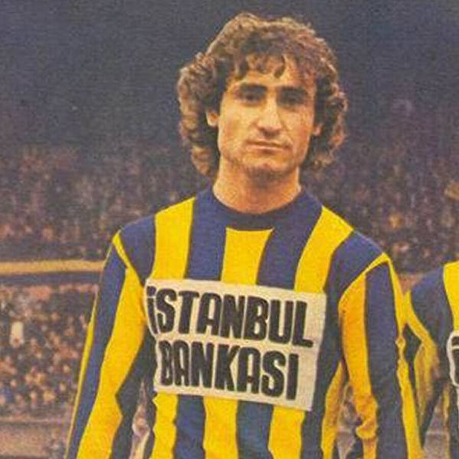 Selçuk Yula

                                    
                                    
                                    6 Ağustos 2013'te vefat eden Selçuk Yula'nın da yolu Avrupa'yla kesişti. Selçuk Yula, 1986'da Fenerbahçe'den Almanya'nın Weiss Berlin takımına transfer oldu. 
                                
                                
                                