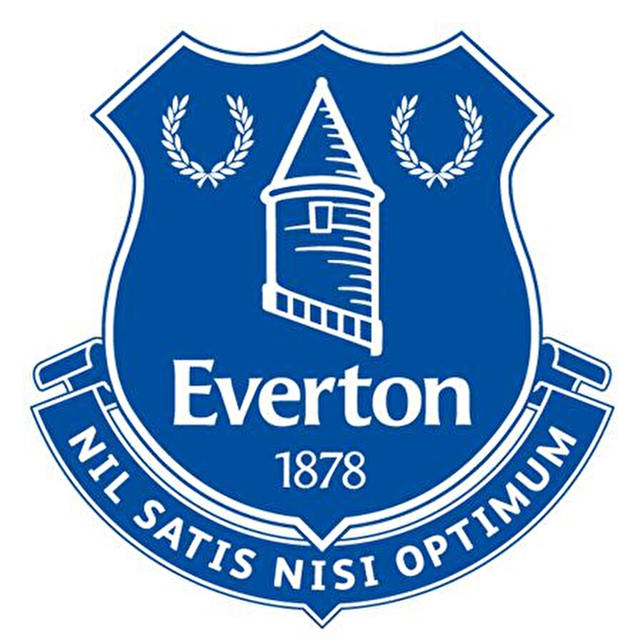 EVERTON

                                    Liverpool şehrinin mavi-beyazlı ekibi Everton, uzun yıllar kullandığı logosunu 2013-2014 sezonu için değiştirmiş ve taraftarının tepkisini çekmişti.Değişen kulüp armasından, "Sadece en iyi yeterince iyidir" sloganı çıkartılmıştı.Taraftarının eleştirisi doğrultusunda, Everton kulübü, 2014-2015 sezonundan itibaren kullanılacak yeni logosunu taraftarının oylamasına sundu. Oylamada galip gelen, hali hazırdaki logoya, kulübün Latince sloganı tekrar eklenmiş, Everton kulesi revize edilmiş ve kulenin iki tarafına da defne yaprakları ilave edilmişti.

  
Yeniden tasarlanan kulüp arması, resmi olarak 2014 yılının Temmuz ayında tanıtıldı.
                                