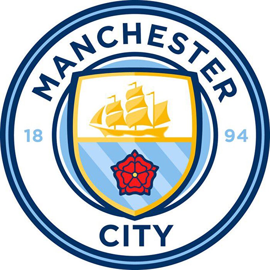MANCHESTER CİTY

                                    İngiltere Premier Lig ekiplerinden Manchester City de yakın geçmişte kulüp armasını değiştiren kulüpler arasında yer alıyor.İngiliz devi, doksanlı yılların sonundan, 2016 yılına kadar kullandığı, tek başlı altın renkli kartal simgeli ve üç yıldızlı ambleminden, geçen yıl vazgeçti.Kulübün dairesel yapıya sahip yeni logosunda, kalkanın içinde yüzen bir gemi, Manchester City yazısı ve kulübün "Manchester City" adıyla kurulduğu tarihi olan 1894 ifadesi ve kırmızı bir gül bulunuyor. 
  
Bir önceki armanın alt kısmında Türkçesi "Savaşta gurur" anlamına gelen Latince slogan, yeni armada yer almıyor.
                                