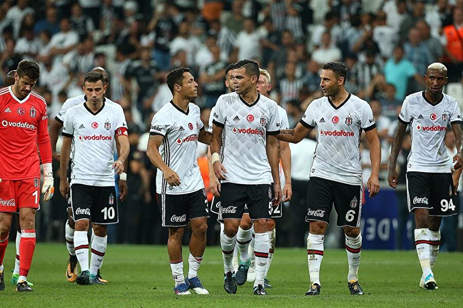 Beşiktaşlı futbolcu Nusret'te 2 kilo et yedi!