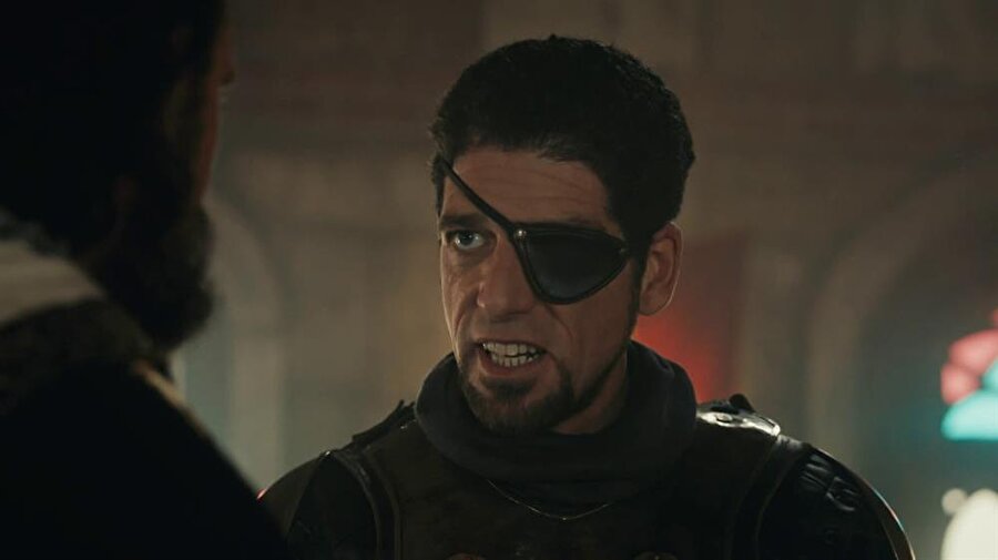 Kaleyi istiyor!
Önümüzdeki hafta ekrana gelecek yeni bölümde, Nikea'nın elçileri Ertuğrul'dan fethettiği kaleyi teslim etmesini istiyor.