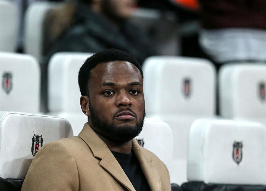 Beşiktaş'ın yeni transferi Larin tribünde!
