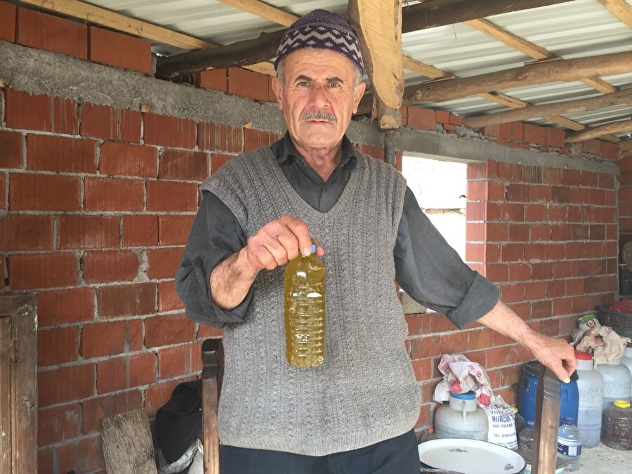 Manisa’da 600 yıllık yöntemle zeytin yağı çıkarılıyor