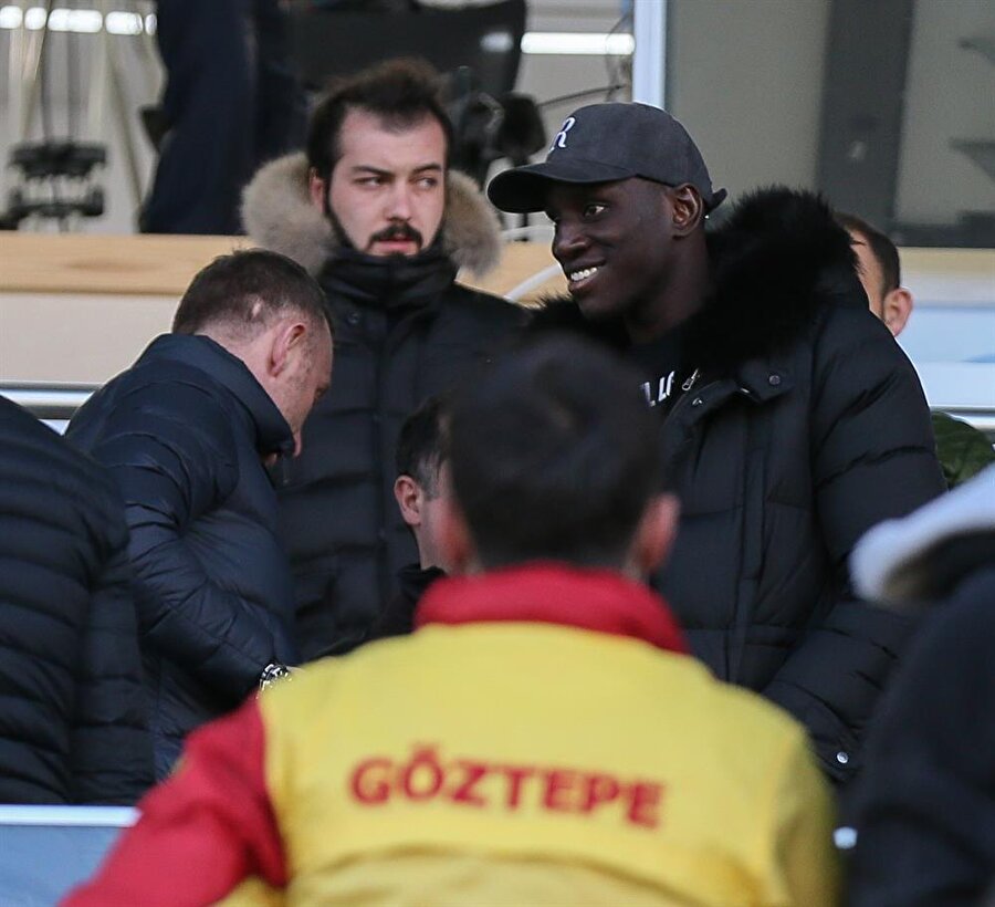 "Demba Ba sadece futbolcu değil"