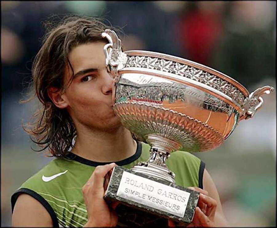 Nadal, ilk profesyonel müsabakasına henüz 17 yaşındayken çıktı. 