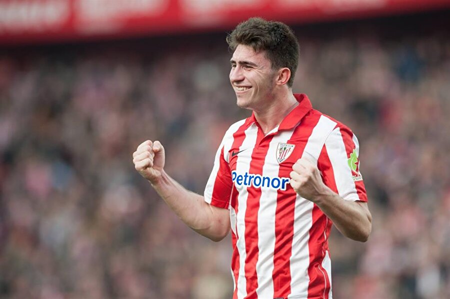 Manchester City tarihinin en pahalı transferini gerçekleştirdi

                                    Premier Lig lideri Manchester City rekor bir transfere daha imza attı. City, Athletic Bilbao'danAymeric Laporte'yi renklerine bağladı. İngiliz devi, Laporte için İspanyol kulübüne oyuncunun sözleşme fesih bedeli olan 57 milyon sterlini ödeyecek.
                                