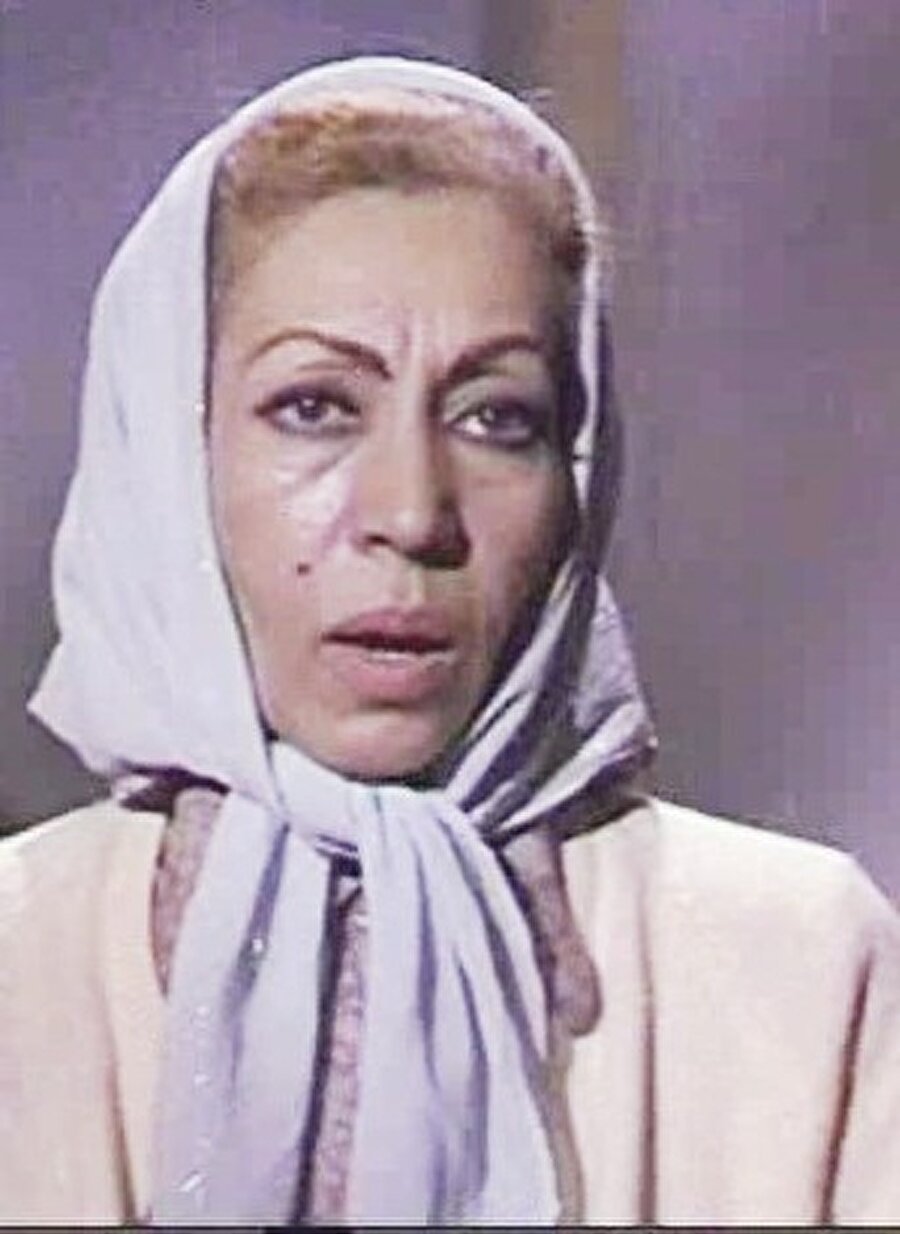 Kötü kadın rolleri
11 Mart 1925 tarihinde İstanbul'da doğan Güzin Özipek, Yeşilçam'ın kötü kadın rollerinde yer alsa da; biz onu Bizimkiler dizisinin babaannesi olarak anımsıyoruz. 