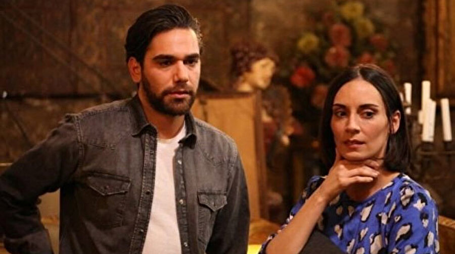 Diriliş'e rakipti!
Yayın günüyle Diriliş Ertuğrul'a rakip olacağı düşünülen 'Babamın Günahları', 31 Ocak Çarşamba günü yayınlanacak dördüncü bölümüyle sevenlerine veda etti.