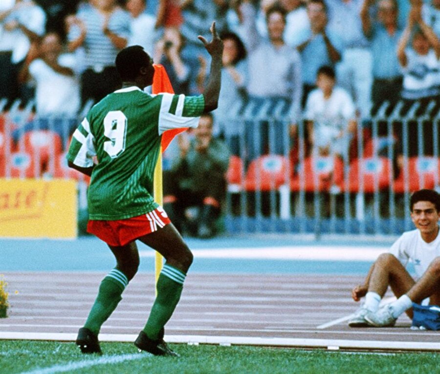 
                                    1994 Dünya Kupası'na davet edildiğinde Milla, 42 yaşındaydı. Kamerun, 94 Dünya Kupası'nda başarısız olsada Milla kendi adını tarihe yazdırdı. Milla, Rusya'ya bir gol attı. Böylelikle Milla, Dünya Kupaları'nda gol atan en yaşlı futbolcu unvanını elde etti. 
                                