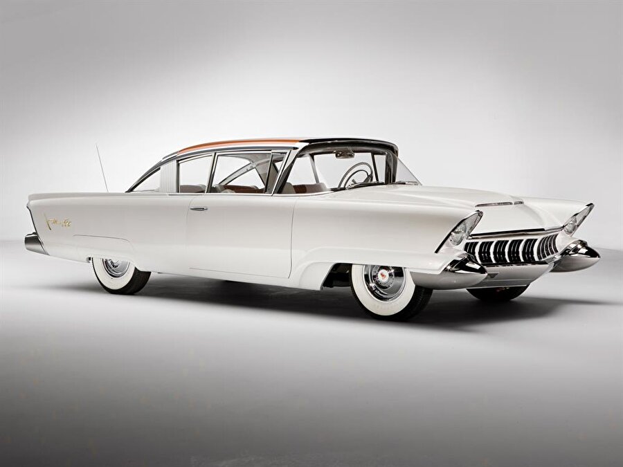 1954 Model Mercury Monterey XM-800 Concept Car