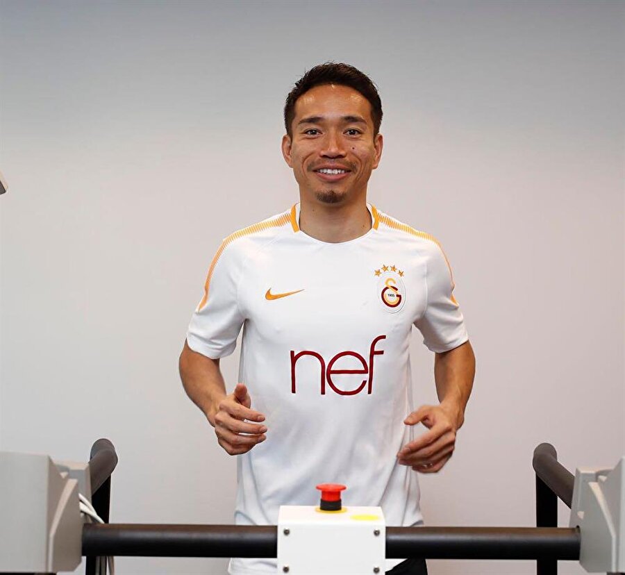 Nagatomo'ya sürpriz 'Cem Yılmaz' pankartı