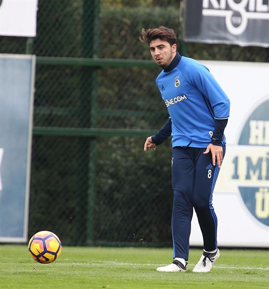 Ozan Tufan’dan şaşırtan Fenerbahçe paylaşımı