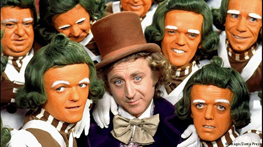 Gene Wilder

                                    DW'nin haberine göre, "Charlie ve Çikolata Fabrikası"nın eksantrik karakteri Willy Wonka ile tanınan ünlü aktör Gene Wilder, hayatının son yıllarını tamamen yazarlığa adadı. Aralarında "My French Whore" ve "The Woman Who Wouldn't" adlı iki roman olmak üzere toplam 6 edebi eser kaleme aldı.
                                