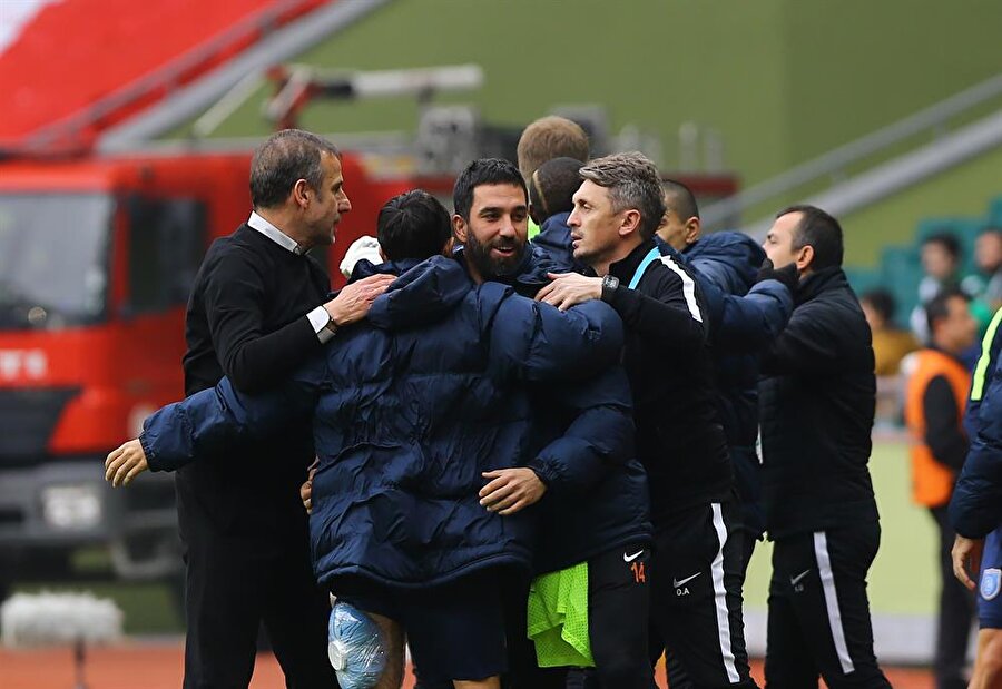 Havalimanında Arda'yı gördüler! Arda Turan'a şok tepki