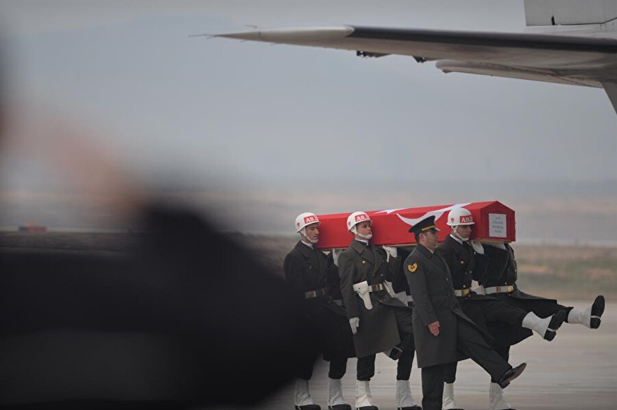 Şehitlerimizi uğurluyoruz