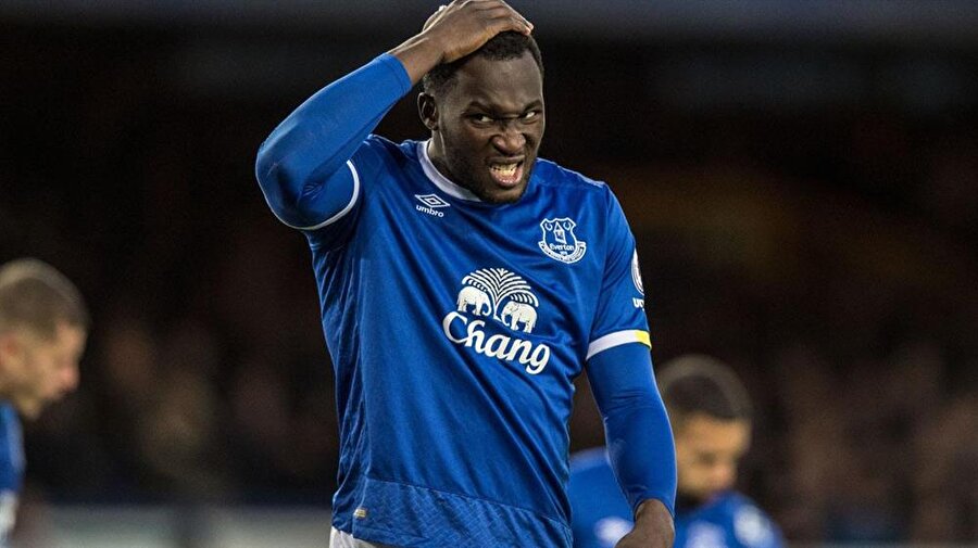 ROMELU LUKAKU

                                    Chelsea --> Everton | 2014 | 35.3 milyon avro | İlk golünü 4. maçında attı.
                                