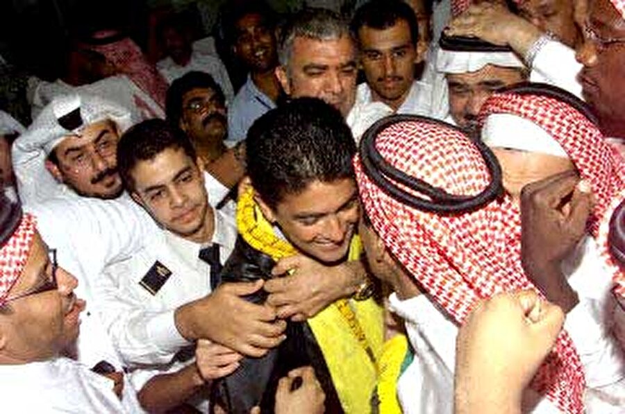 Bebeto
Brezilyalı ünlü futbolcu Bebeto, 2002'de Suudi Arabistan ekibi İttihad'a transfer oldu.