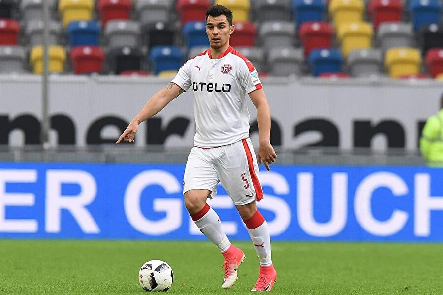 Fortuna Düsseldorf, Kaan Ayhan'ın sözleşmesini uzattı