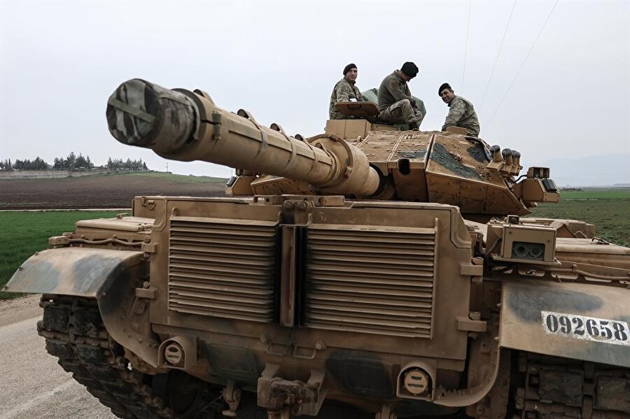 Afrin'in batısındaki Hacı İskender köyü terörden arındırıldı.