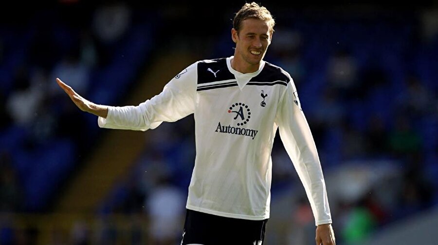 Burada geçirdiği bir sezonun ardından Crouch, Tottenham'a imza attı. 