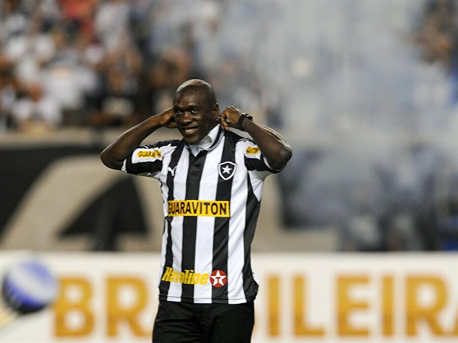 Hollanda Milli Takımı'na uzun yıllar hizmet eden Seedorf, 14 Ocak 2014'te Botafogo forması altında kariyerine nokta koydu.