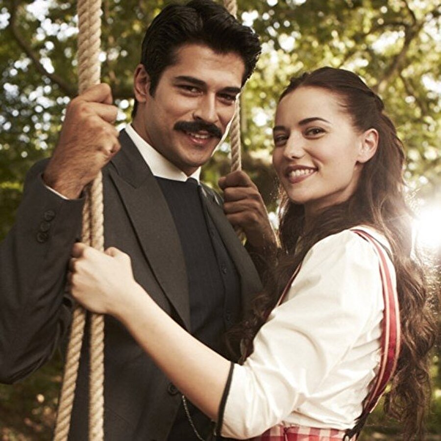 Dedikodular bitmiyor!
Geçtiğimiz yılın haziran ayında nikah masasına oturan Fahriye Evcen ve Burak Özçivit'in hakkında çıkan dedikoduların ardı arkası kesilmiyor. 