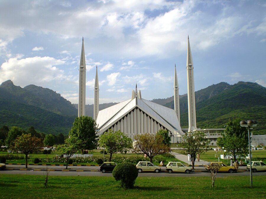 Şah Faysal Camii, Pakistan'ın başkenti İslâmabad'da yer alıyor.